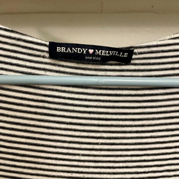 Brandy Melville • Long Sleeve • One Size • Semi Cropped • Black & White - Picture 3 of 4